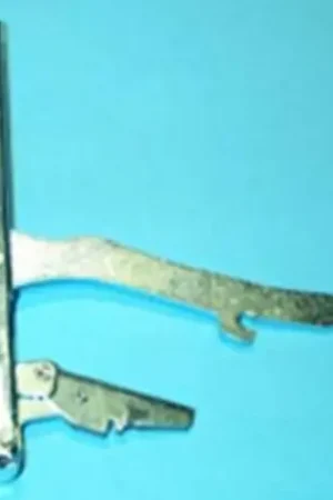 Bisagra puerta horno Ariston Indesit 016328 Garantía De Devolución De Dinero