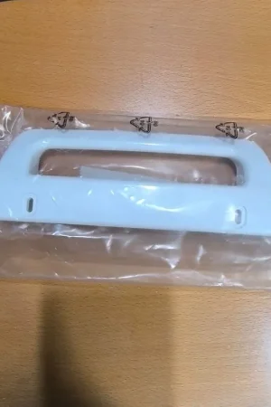 TIRADOR PUERTA FRIGORIFICO ZANUSSI, DISTANCIA TORNILLOS SUJECCION 133MM, RECAMBIO ALTERNATIVO,2236231011 Alta Calidad