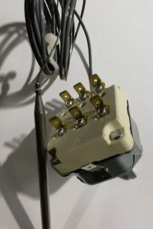 Disponible Ahora TERMOSTATO FREIDORA TRIFASICO, 182 ºC, CAPILAR 2000MM, 16 AMPERES, A316171