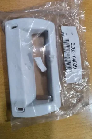 TIRADOR PUERTA FRIGORÍFICO ZANUSSI, RECAMBIO ORIGINAL, MODELOS ZFC, ZFD, ZFT, ZVF, tirador sin tapon, (referencia tapon tornillo 2230030013 ) MEDIDAS 160X85MM, ANCLAJE 132MM, 2062404039 Súper Precio