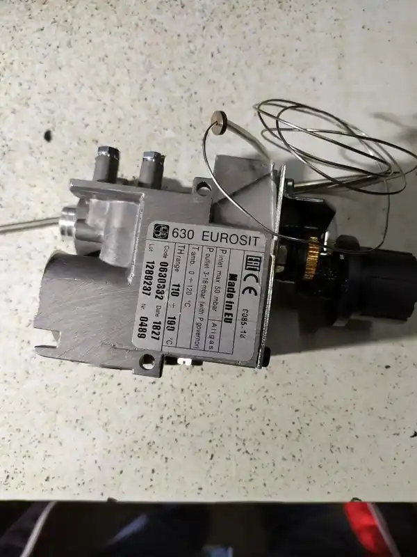 VALVULA FREIDORA TERMOSTATICA, GAS, EUROSIT 630, TEMPERATURA 110 / 190 ºC, VALIDA VARIAS MARCAS,9856 | Electrolux Stock Limitado