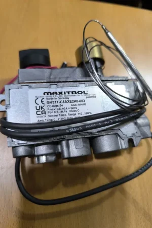 VALVULA FREIDORA TERMOSTATICA, GAS, TEMPERATURA 110- 190 ºC,ENTRADA/SALIDA 3/8, MERTIK, TERMOPAR M9, PILOTO M10, GV30TC5AJ Imprescindible (Must-Have)