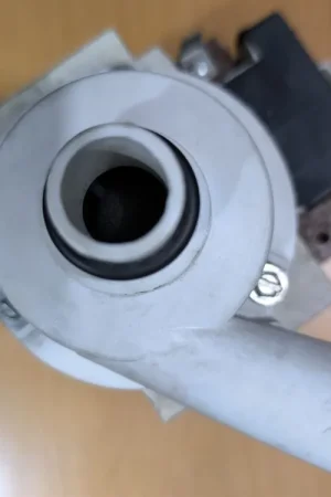 A Buen Precio BOMBA DESAGÜE LAVAVAJILLAS AEG, tubo aspiracion 19mm, tubo salida 24mm, 100w, 220v, 646085530, 63AE019