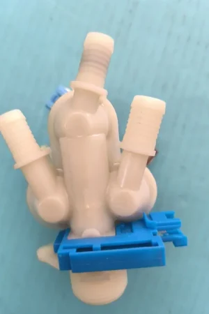 Marca Reconocida ELECTROVALVULA LAVADORA, 3 VIAS AEG, ZANUSSI, CAUDALIMETRO, SALIDA 12/14 MM, 4055017182