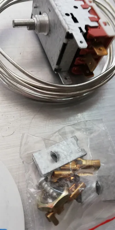 Venta Final TERMOSTATO CONGELADOR CON SEÑAL DE ALARMA, 3 CONTACTOS, -34 ºC, CAPILAR 2000MM, C00252672, 482000084835 | Whirlpool