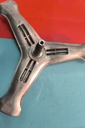 Últimas Unidades EJE LAVADORA LG, LONGITUD 260MM, EJE 30/25 MM, LARGO 105 MM, CASQUILLO 37 / 17 MM, POLEA 22 MM, ROSCA M8, RECAMBIO ORIGINAL, MHW57515205