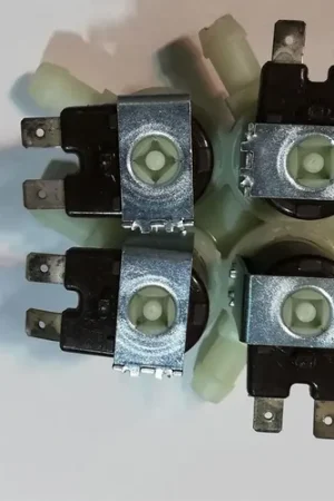 Precio Bajo ELECTROVÁLVULA LAVADORA UNIVERSAL, 4 VÍAS, SALIDA 180º, ENTRADA 3/4, SALIDA 12 MM,62AB027