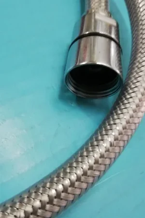 Marca Reconocida MANGUERA FLEXIBLE INOX PARA GRIFO FREGADERO, TUBO FLEXIBLE GRIFO FREGADERO, LARGO 1 METRO, TERMINALES HEMBRA 1/2 PULGADA, EXTERIOR DEL TUBO PLASTIFICADO,013868