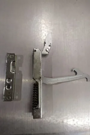 BISAGRA PUERTA HORNO + PORTARRODILLO UNOX, SALVA, TROIA, 200X155X145X20 MM, ROSCA M5, ( PORTARODILLO PUERTA HORNO ZANUSSI, SALVA, TROIA, UNOX, 110/22/12 MM, ROSCA M5, REFERENCIA 317900503 ) A.UNX40 Marca Reconocida